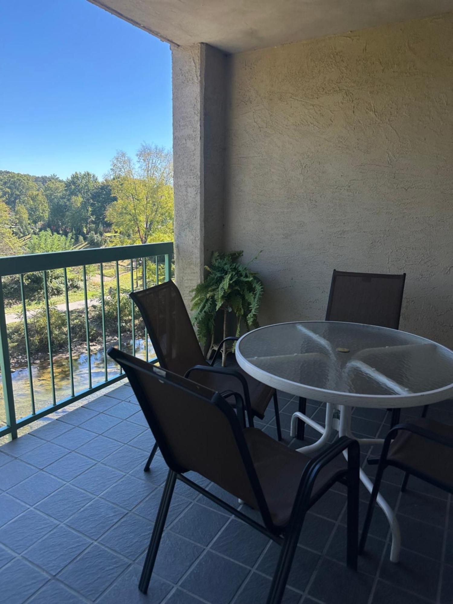 River Place Condos #409 1Bd, 2Bath Pigeon Forge Bagian luar foto